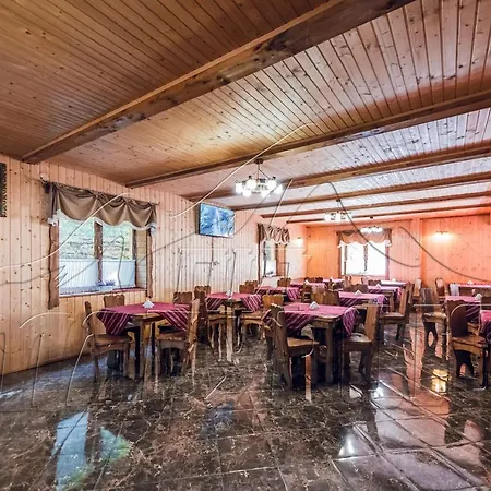 під магурою 酒店 Pilipets